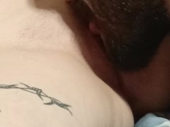 Бородатый нежно лижет киску до оргазма - Screenshot 2 of 16 - Bearded