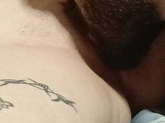 Бородатый нежно лижет киску до оргазма - Screenshot 3 of 16 - Shaking Orgasm