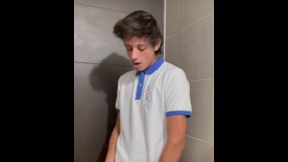 Этому хорошему мальчику нужно кончить 🤓