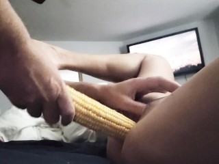 Soccer Mom Takes Small Corn Cob Insertion to Cum