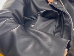 Public lesbian sex in amusement park (real)