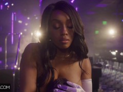 Deeper. Lily gives an illicit private show at strip club - Screenshot 8 of 16 - Brunette