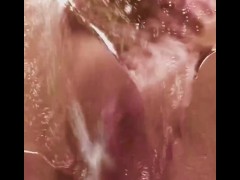 素人 自撮り 30代　溺れるおしっこ - Screenshot 5 of 16 - Hairless Pussy