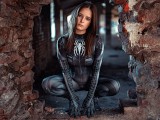Lost Place photographer is surprised by Spidergirl and gets a perfect blowjob.