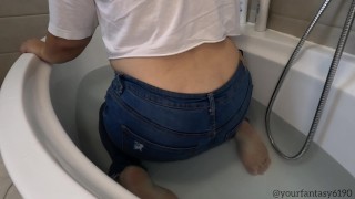 Bathtub bubbly farts in tight hot jeans