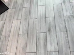 Сводная сестра с большой попкой застряла в стиралке и ей нужна помошь от сводного братика - Screenshot 1 of 16 - Rough