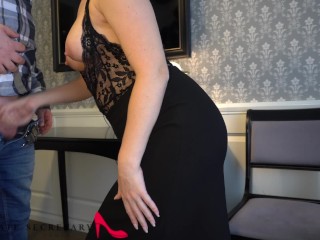 La Mia Segretaria Privata Sorprende Il Capo Nella Camera D'albergo Indossando un Body Di Pizzo Sexy