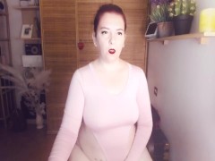 Nice hot farts for this sexy Italian stepmom