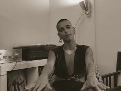 ICAZZIMIEI spinoff sul mondo queer. Mastectomia in vista! Link alla puntata completa nei commenti.