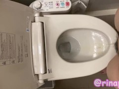 【女子大生】トイレで立っておしっこしました♡ 4/16