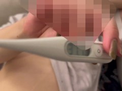 おっぱい丸出しで体温計で熱を測ったら37.7度だった - Screenshot 16 of 16 - Japanese
