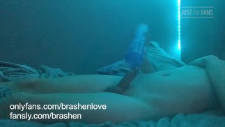 Трахаю мою плоть, пока не кончу