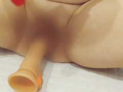 連続イキ！！　吸引バイブとディルドで愛汁あふれだす！！日本人/変態/淫乱/人妻 - Screenshot 7 of 16 - オナニー