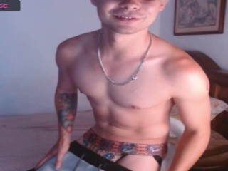 Chico Paisa Sexy Seduce y Sonrie Frente a La Webcam