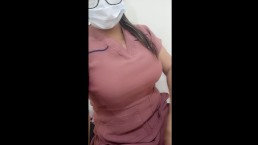 成熟女人在职场自制色情片，老板差点发现她录色情片