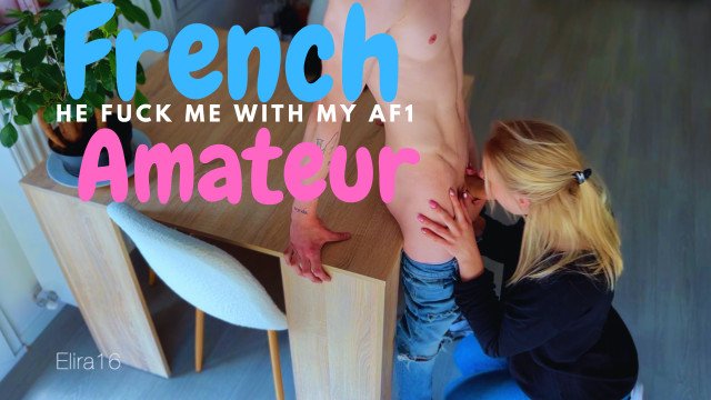 Il ne peut pas attendre et me baise dans la cuisine! Elira16