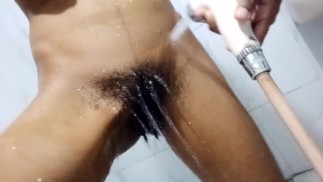 宝贝来和我一起洗澡，舔我的阴户