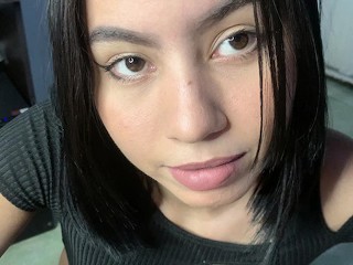 Sexy 18-jarige Amateur Latina Krijgt Sperma in Haar Mond POV