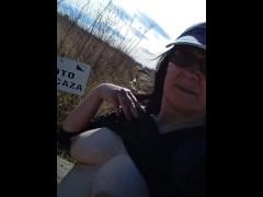 showing tits in highway - Screenshot 9 of 16 - Outdoor