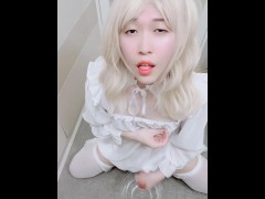 男の娘がシコシコオナニーして自分が出した精液飲んでみた - Screenshot 3 of 16 - Drinking Semen
