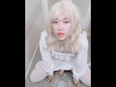 男の娘がシコシコオナニーして自分が出した精液飲んでみた - Screenshot 9 of 16 - Drinking Semen