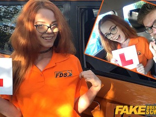 Fake Driving Instructor Neukt Zijn Schattige Roodharige Tienerstudent in De Auto En Geeft Haar Een Creampie