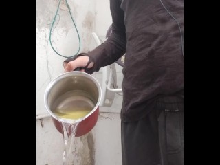 Dropping a Bucket with Piss / Homemade Golden Shower
