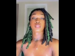 PETITE EBONY TWERKING