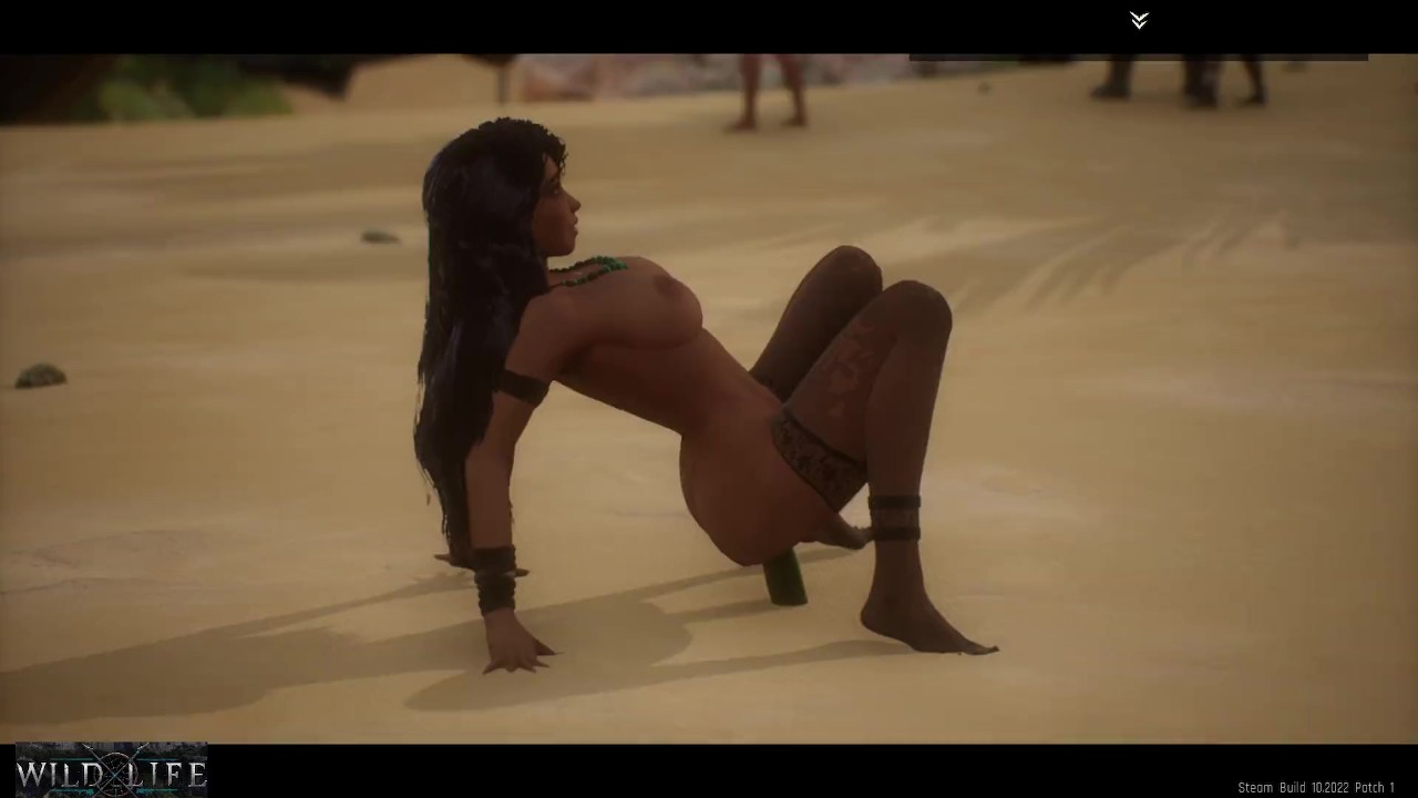 Девушка мастурбировала на публике с огурцом - Wild Life