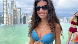 Picked up beauty in luxury hotel,fucked her in all holes and she went for a walk with cum on face