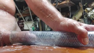 El show de Gallos, "Descuidado, tacky, goopy, Monster Cock hand job con tubo transparente apretado" 🔥 🥵