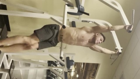 Daniel Hausser working out His abs at the gym