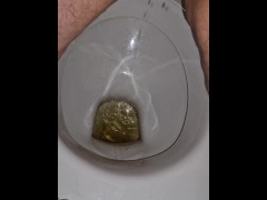 Peeing while having a cold - Screenshot 16 of 16 - Pissing