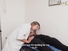 me cojo a enfermera despues de consulta / Shaira