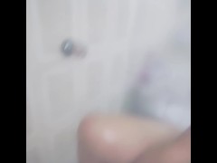 Puta se baña muy sexy