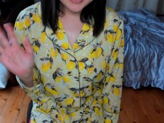 自分の生理用布ナプキンから強烈な刺激臭がして、咳と吐き気が止まらない日本人女性。 - Screenshot 1 of 16 - 布ナプキン