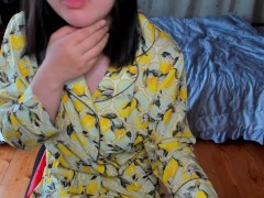 自分の生理用布ナプキンから強烈な刺激臭がして、咳と吐き気が止まらない日本人女性。 - Screenshot 15 of 16 - 生理 ナプキン