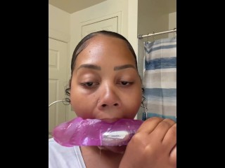 Engasgando com Vibrador De 10,5 Polegadas Termina Em Vídeo 🤮 Completo Sobre @lovelyy.e