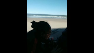 chupando pija pete casero en la playa Argentina