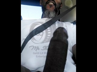 Mr Showtime69 Flasht Zijn Uber-chauffeur in Miami