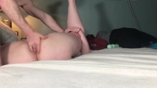 СОЧНАЯ КИСКА БРЫЗГАЕТ НА МЕНЯ