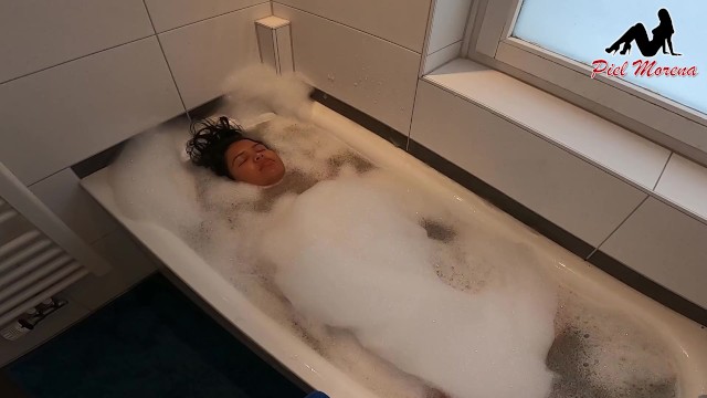 I Surprise my Stepdaughter with Golden Shower while she is Bathing