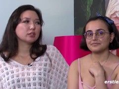 Ersties - Ameliya und Jasmina lecken sich gegenseitig intensiv die Muschis