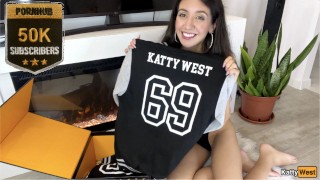 50k abonnees uitpakken Pornhub Box, Dirty Talk en fitting - Katty West