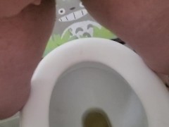FTM PEEING AND MAKING A MESSS