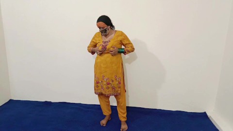 Pakistani Hot Punjabi Desi Aunty Mastrubating