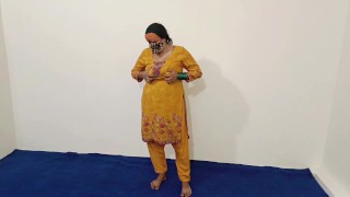 Paquistaní caliente punjabi desi tía mastrubating