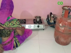 पड़ोसी को चाय पिलाकर किया सेक्स - Screenshot 1 of 16 - Desi