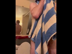 JohnnyShower - Screenshot 9 of 16 - Average Size Dick
