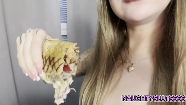 Polish girl cunnilingus while eating a kebab- 2 girls 1 kebs